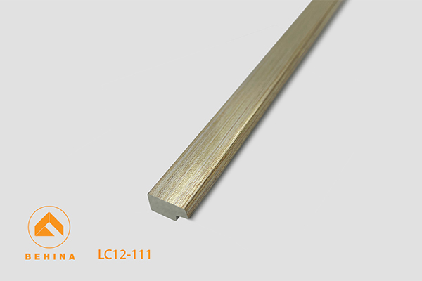 ابزار سمت راست لوور طلائی